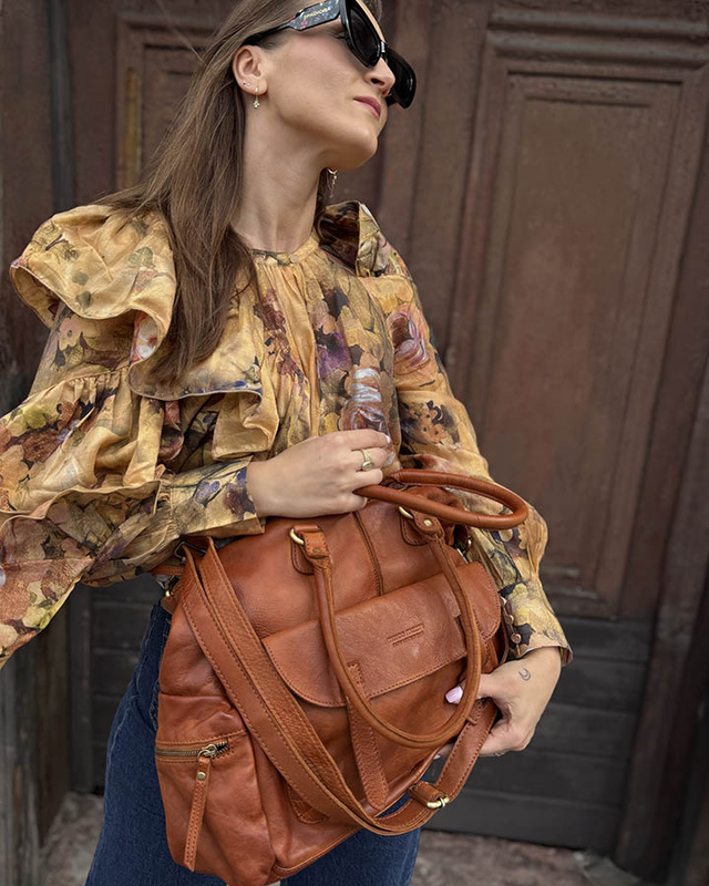 Pojemna torba damska na ramię z kieszeniami skóra naturalna - MARCO MAZZINI brąz camel