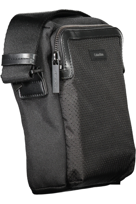 CALVIN KLEIN M�SKA TORBA NA RAMI� CZARNA