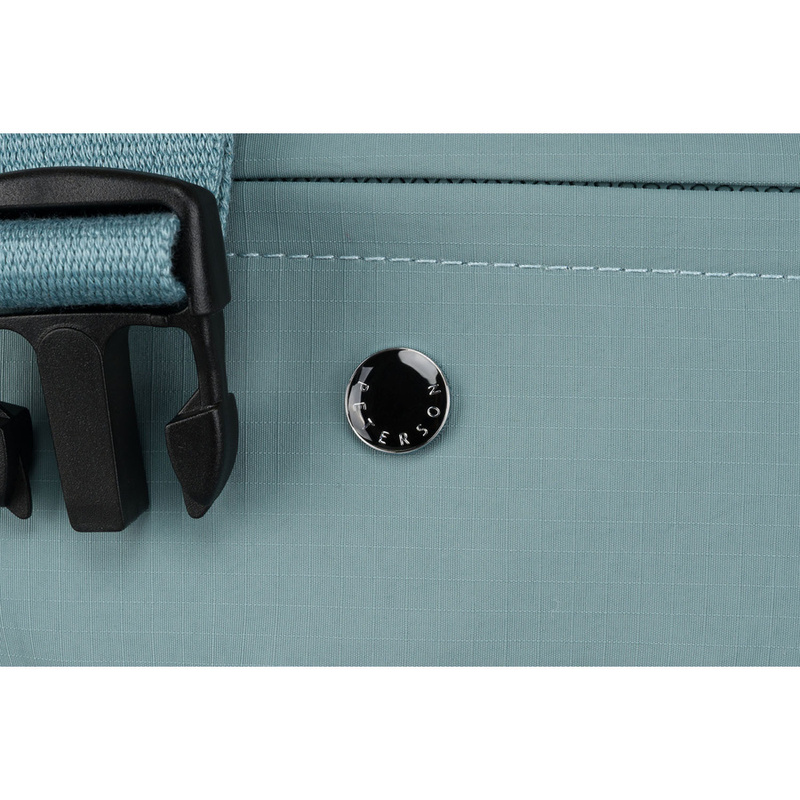 Niebieska nerka damska na biodra z kieszonką na froncie - Peterson