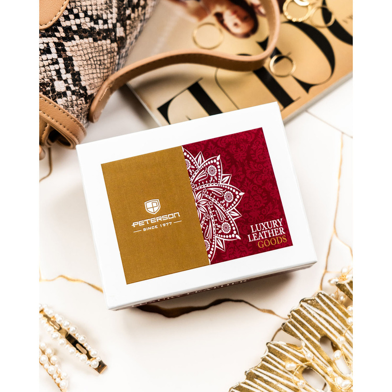 Mały portfel damski ze skóry naturalnej w brązowym kolorze - Peterson