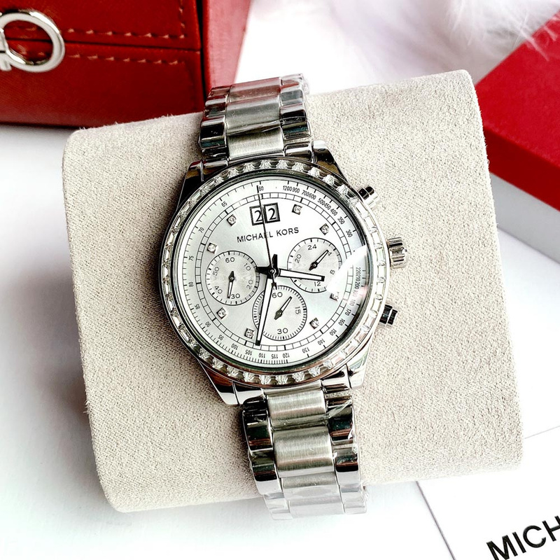 Zegarek MICHAEL KORS MK6186. Kwarcowy, Kolor srebrny. Kobieta.