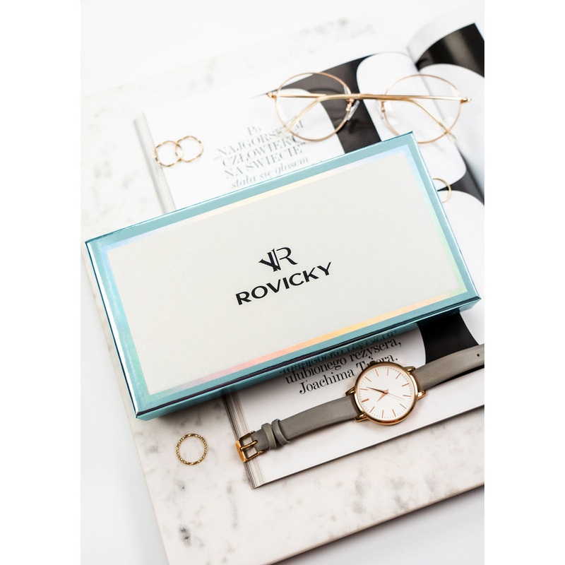 Czerwony, duży portfel damski ze skóry ekologicznej zamykany suwakiem i zatrzaskiem - Rovicky