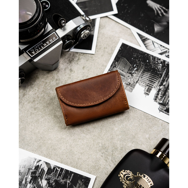 Skórzany, brązowy portfel męski wyposażony w system RFID - Rovicky