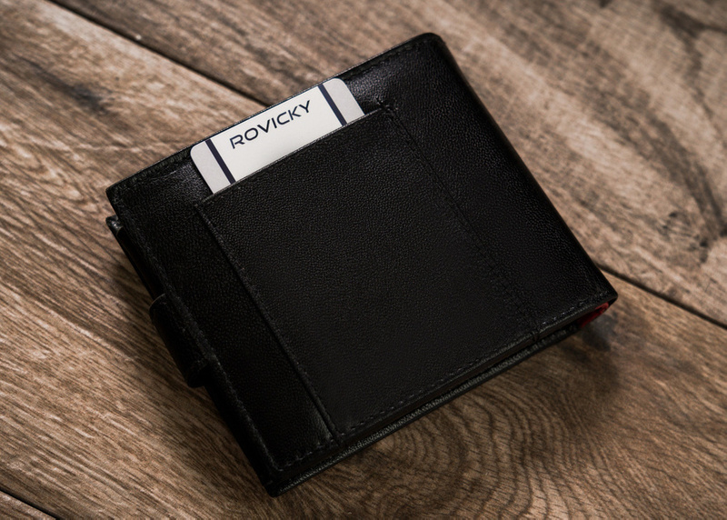 Skórzany zapinany męski portfel z RFID od Rovicky