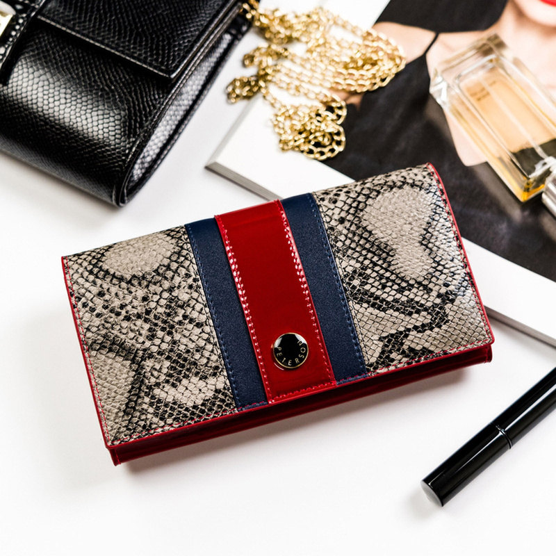 Skórzany damski portfel Peterson PTN ST-415 SNAKE