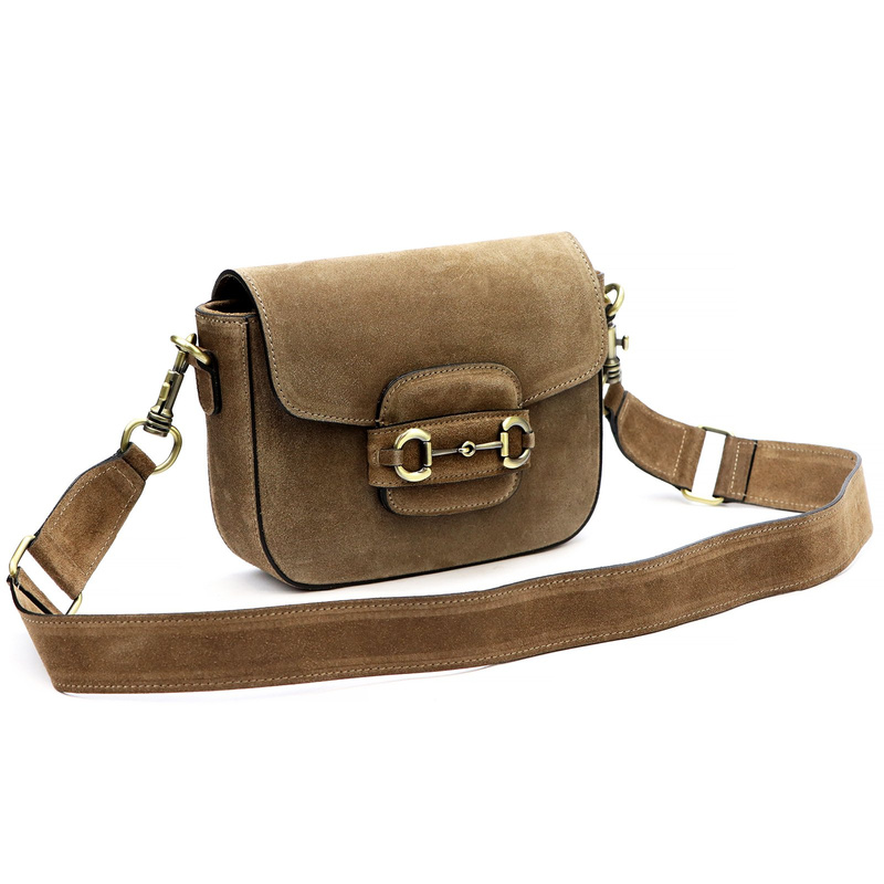 Klasyczna damska listonoszka zamszowa przez ramię