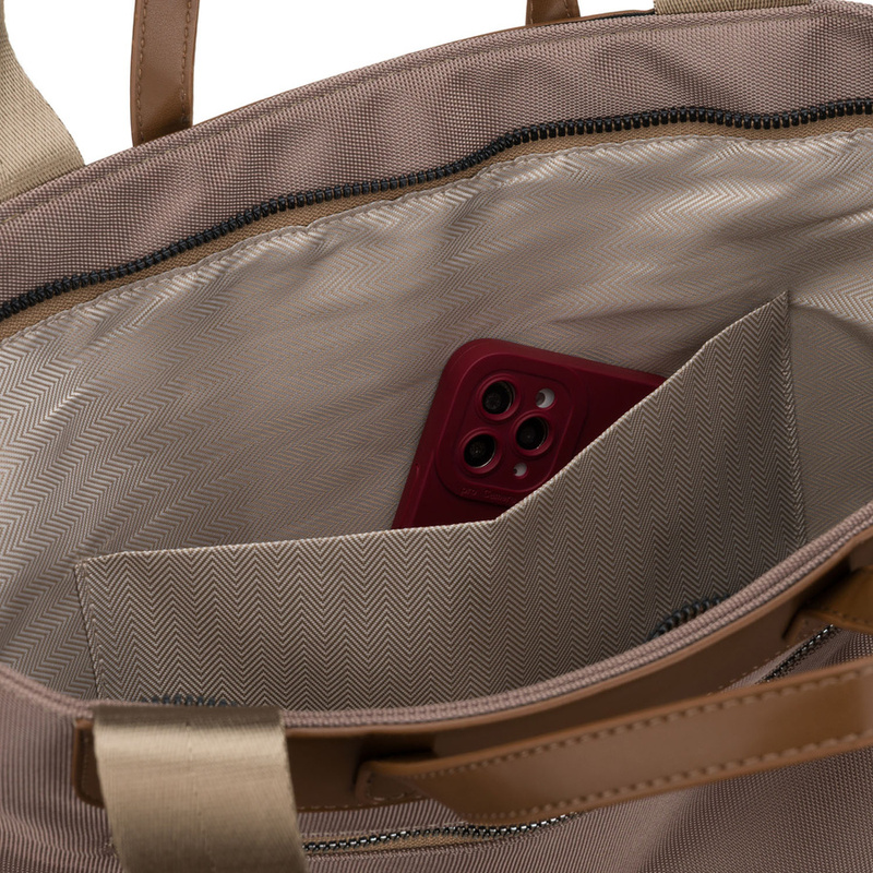 Beżowa shopperka damska na uchwytach i doczepianym pasku - Peterson