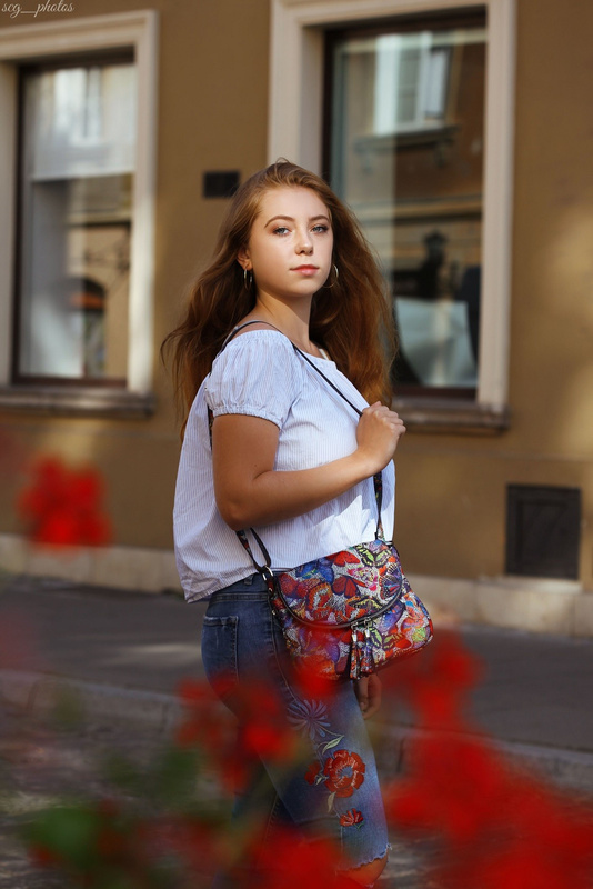 CZARNA VERA PELLE  TOREBKA SKÓRZANA LISTONOSZKA Z MIĘKKIEJ SKÓRY K52