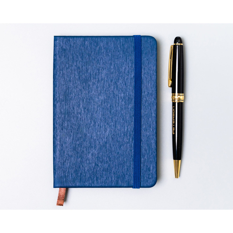Granatowy notes w formacie A6 zadrukowany w linie - Peterson