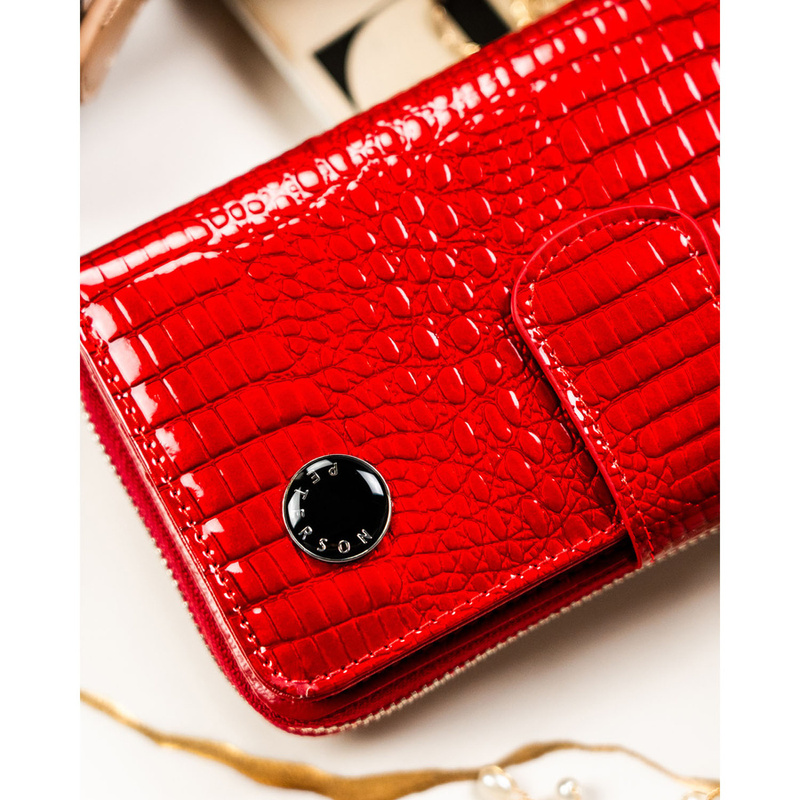 Duży, czerwony portfel damski ze skóry naturalnej zamykany na suwak i zatrzask - Peterson