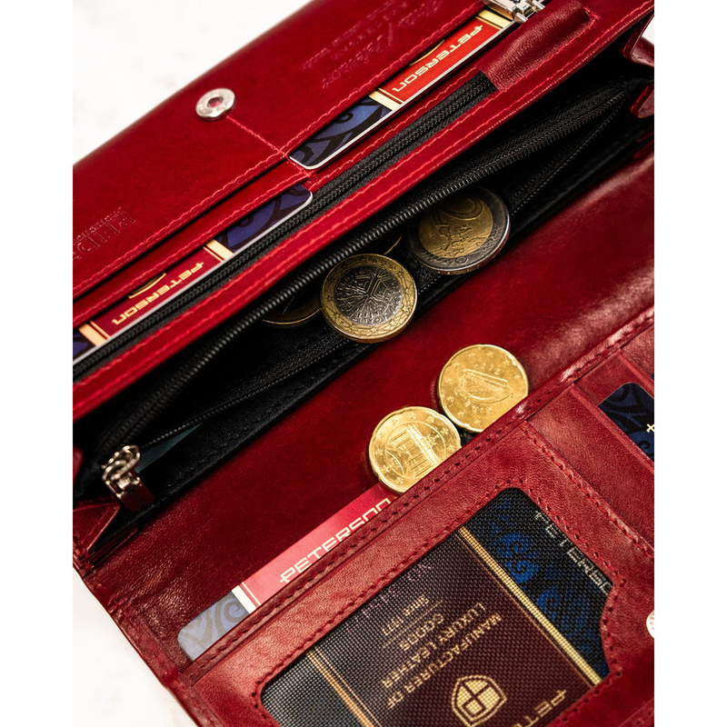 Elegancki, skórzany portfel damski w czerwonym kolorze zamykany na zatrzask - Peterson