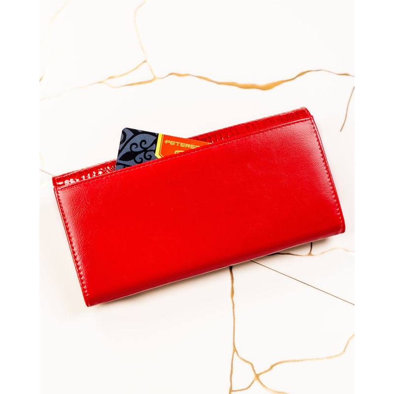 Czerwony portfel damski ze skóry naturalnej z tłoczeniem na wzór skóry krokodyla - Peterson