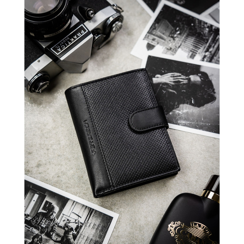 Zestaw prezentowy: skórzany, pionowy portfel męski w czarnym kolorze i czarny pasek ze skóry ekologicznej - Peterson