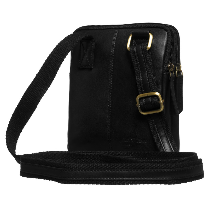 Dwukomorowa, czarna listonoszka męska ze skóry naturalnej zawieszona na regulowanym pasku - Peterson