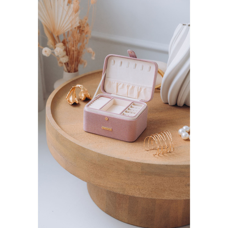 Różowa szkatułka na biżuterię zamykana zamkiem magnetycznym - Peterson
