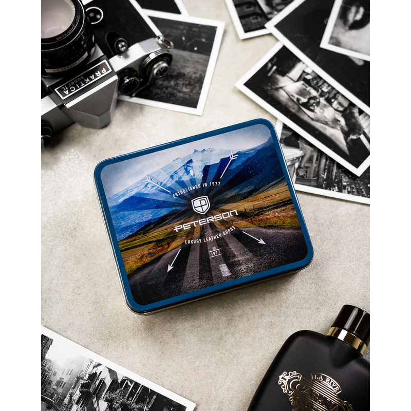 Portfel męski ze skóry naturalnej w czarnym kolorze wyposażony w system RFID, w zestawie z brelokiem - Peterson