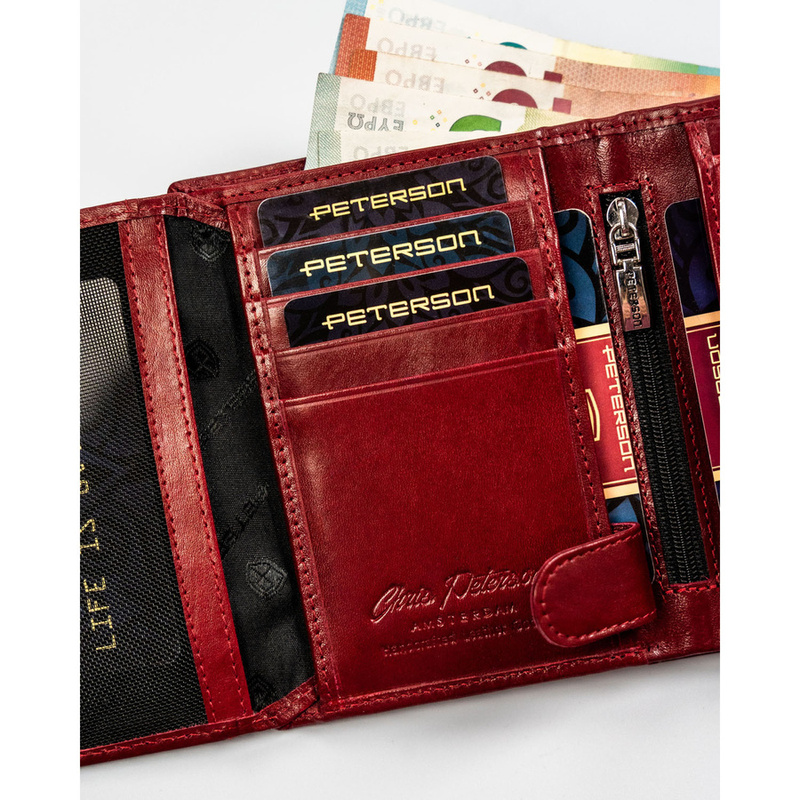 Portfel damski ze skóry naturalnej w czerwonym kolorze zamykany na zatrzask - Peterson