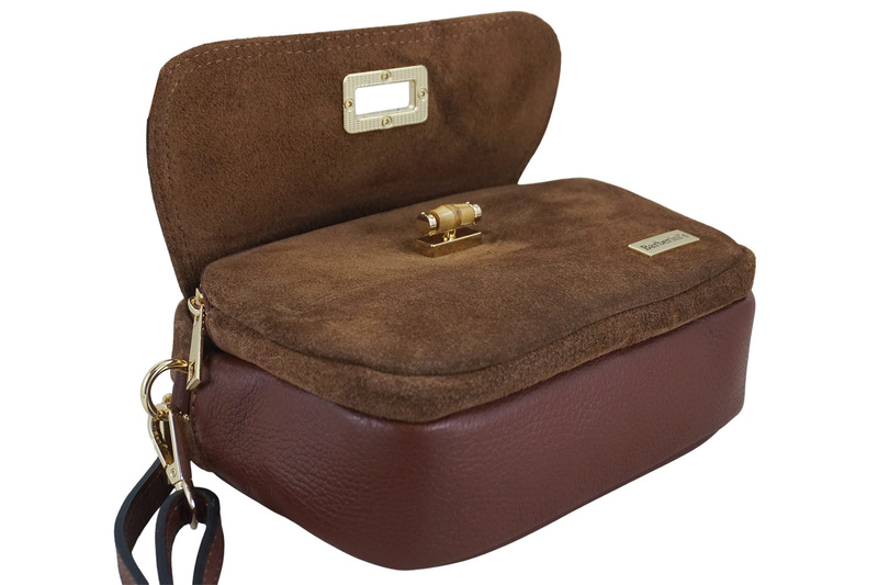 Mała zamszowa listonoszka ze złotym zapięciem - Brązowa