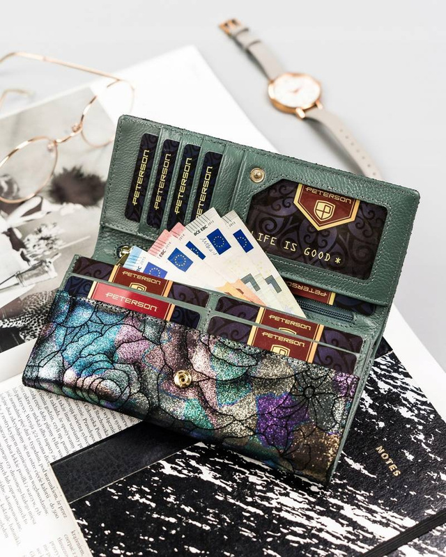 Skórzany damski portfel Peterson PTN 421028-MD