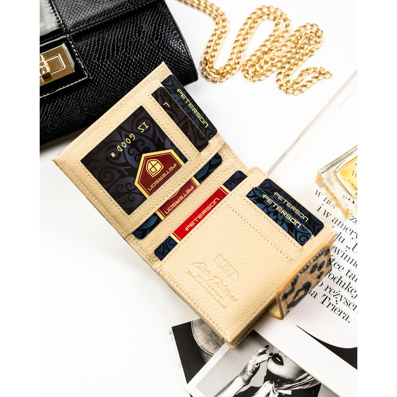 Mały portfel damski ze skóry ekologicznej i naturalnej w złotym kolorze - Peterson