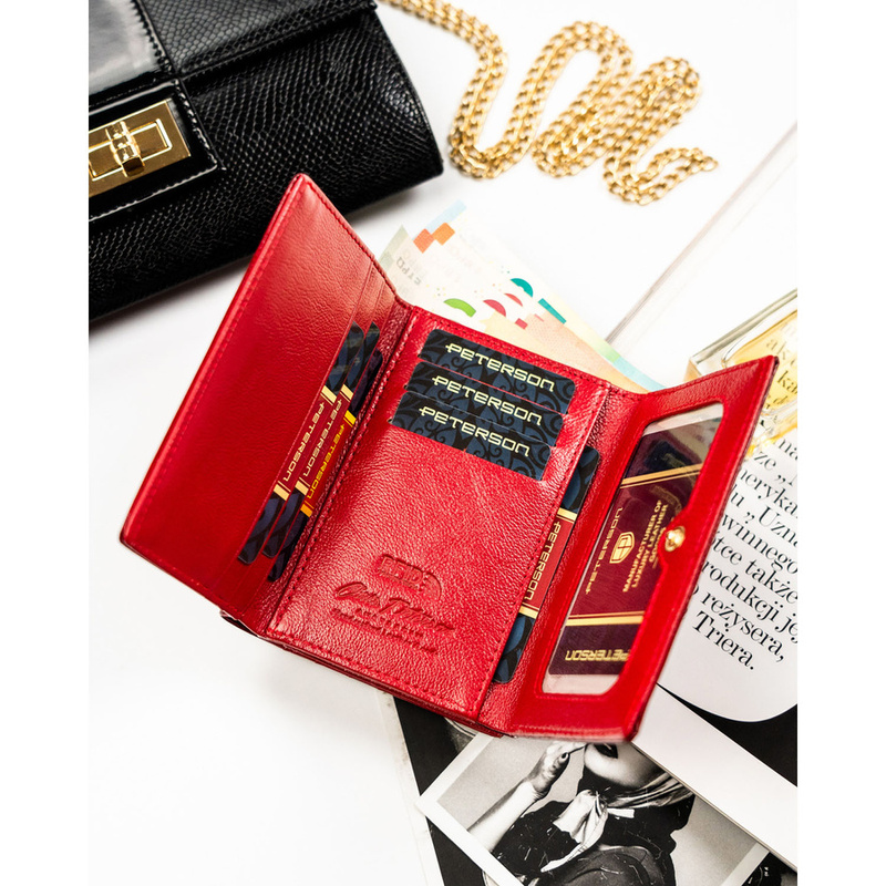 Portfel damski z lakierowanej skóry naturalnej w czerwonym kolorze - Peterson