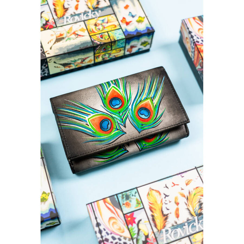 Rovicky Pojemny skórzany portfel damski na zatrzask roślinny wzór