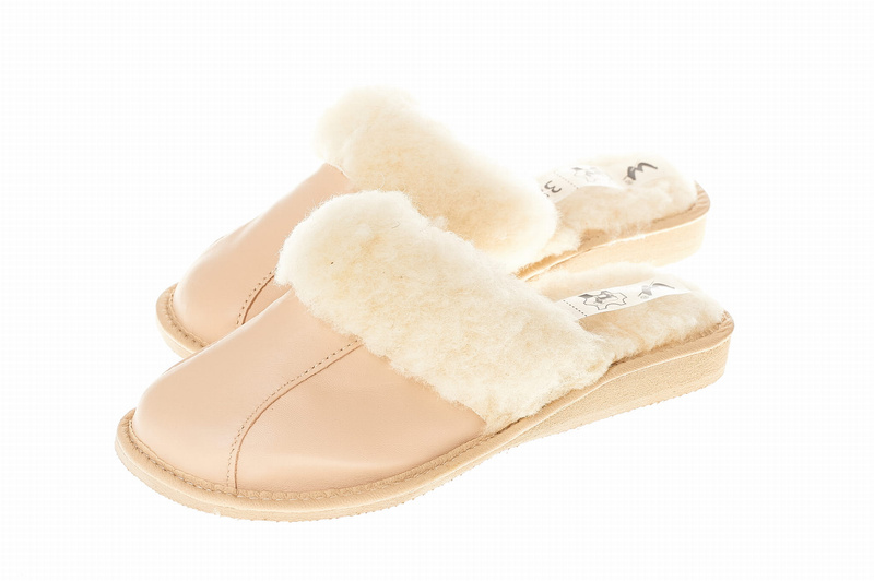 Wójciak damskie kapcie skóra naturalna zabudowane klin o wysokości 3,5 cm