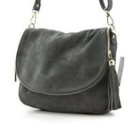 Damska listonoszka skórzana z brelokiem frędzle