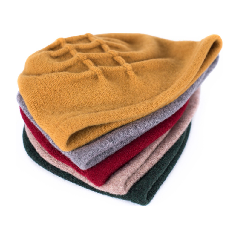 Beret Zima W Neapolu