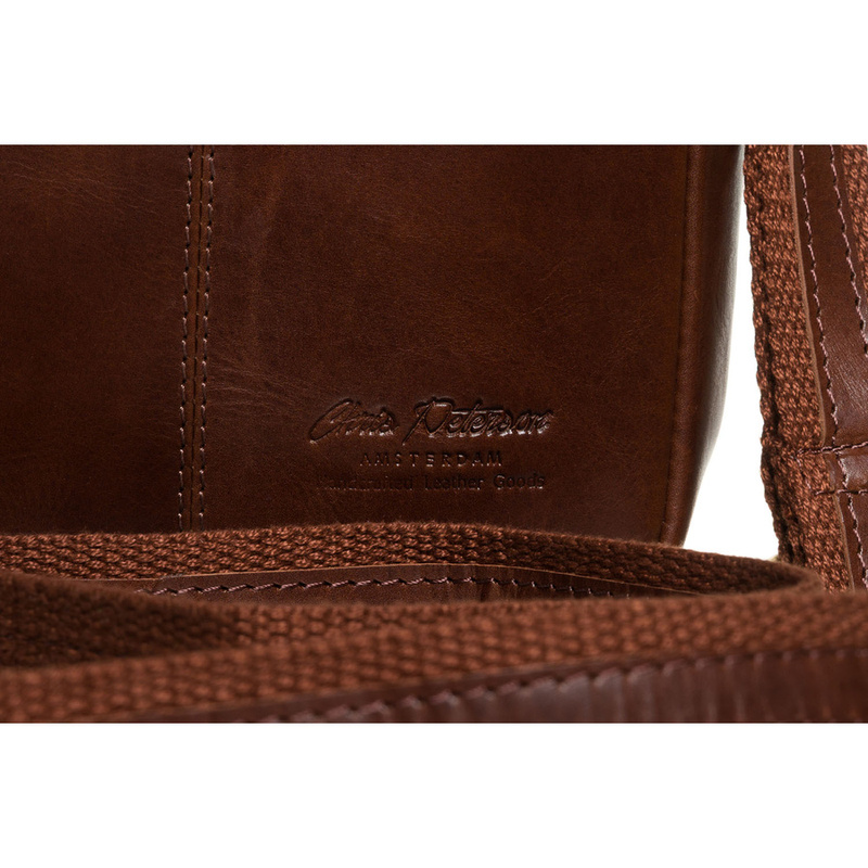 Brązowa listonoszka męska ze skóry naturalnej zamykana suwakiem - Peterson