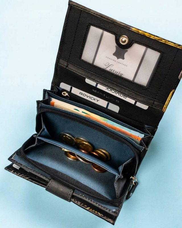 Rovicky Pojemny skórzany portfel damski na zatrzask roślinny wzór