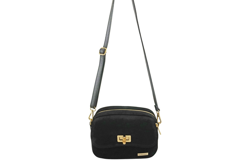 Mała zamszowa listonoszka ze złotym zapięciem - Czarna