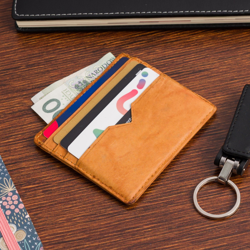 Etui na dokumenty karty wizytówki skórzane slim portfel kamelowe Beltimore E49