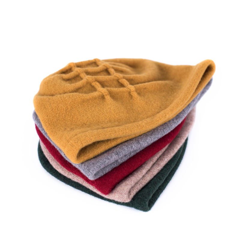 Beret Zima W Neapolu