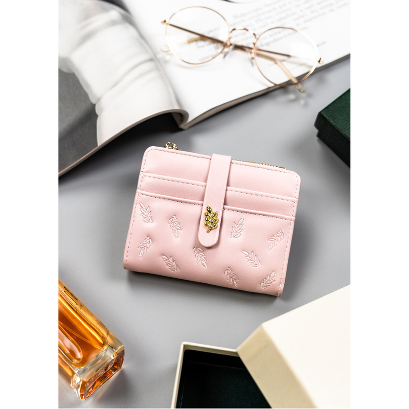 Mały damski portfel z haftem liści od 4U Cavaldi