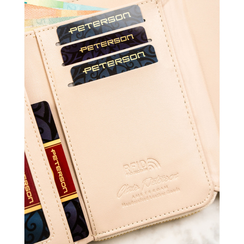 Poziomy portfel damski wykonany z lakierowanej skóry ekologicznej w beżowym kolorze - Peterson