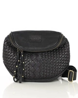 Torebka na szerokim pasku skórzana listonoszka - MARCO MAZZINI czarny