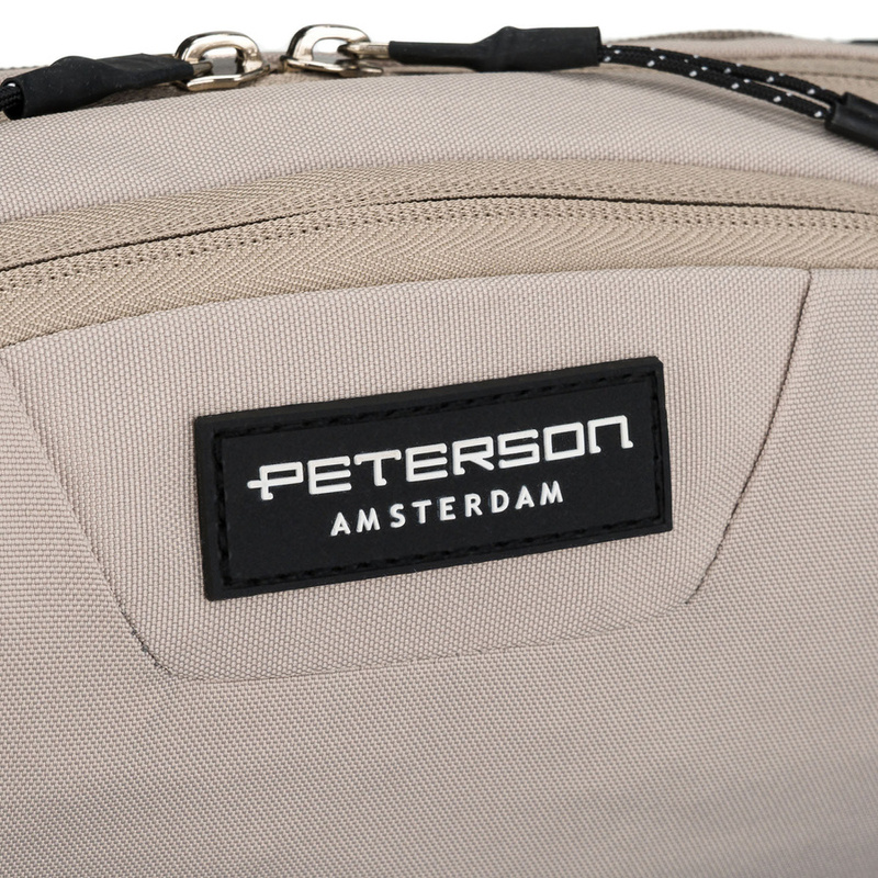Praktyczna, jasnoszara saszetka sportowa z poliestru zawieszona na regulowanym pasku - Peterson