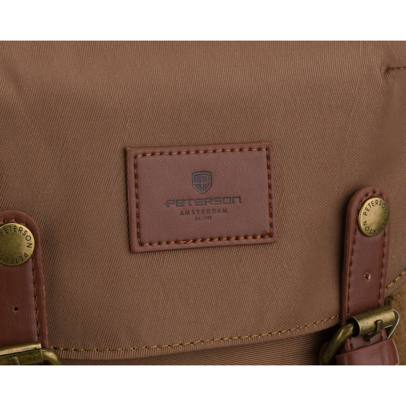 Plecak damski z poliestru i skóry ekologicznej w brązowym kolorze, jednokomorowy - Peterson