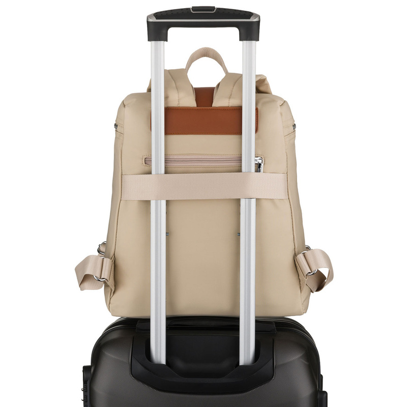 Beżowo-brązowy, miejski plecak damski z poliestru zamykany suwakiem - Peterson