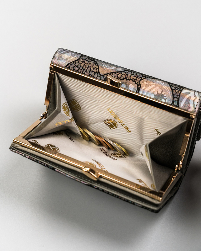 Skórzany damski portfel Peterson PTN 42108-ONBF