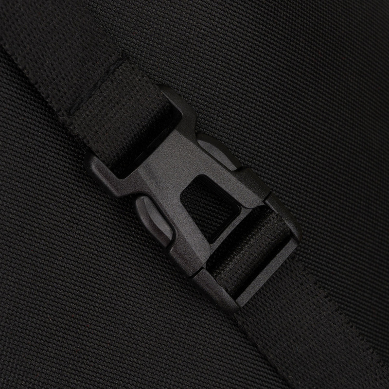 Pojemny plecak-worek z materiału syntetycznego w czarnym kolorze - Rovicky