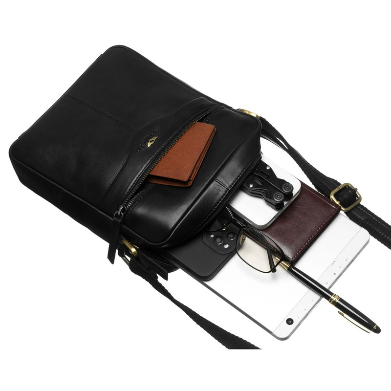 Jednokomorowa listonoszka męska ze skóry naturalnej w czarnym kolorze - Peterson