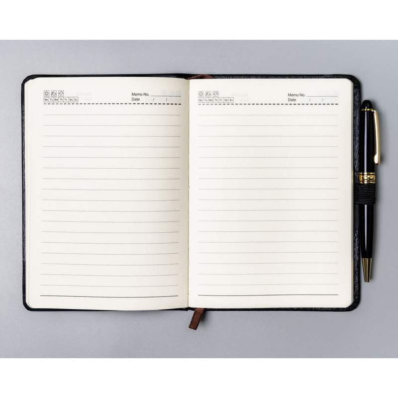 Czarny notes w formacie B6 zadrukowany w linie, wyposażony w gumkę zamykającą - Peterson