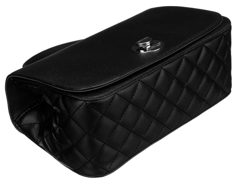 Elegancka torebka w czarnym kolorze crossbody z pikowanymi bokami - David Jones