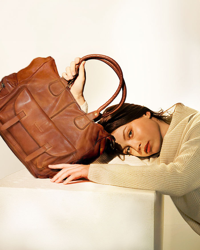 Pojemna torba damska na ramię z kieszeniami skóra naturalna - MARCO MAZZINI brąz camel