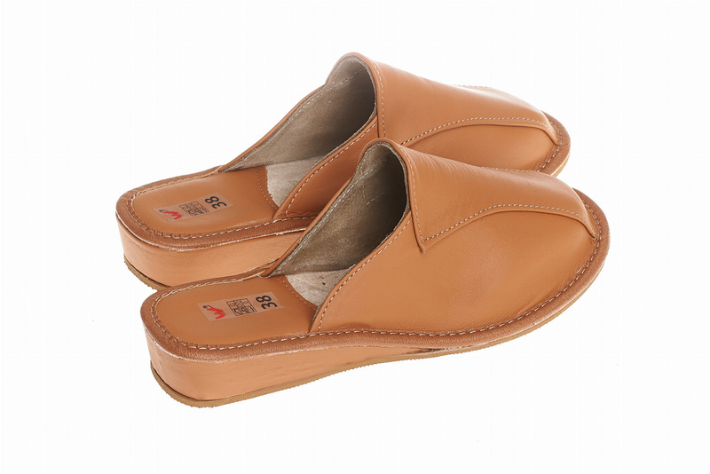 Wójciak Podhale damskie kapcie skóra naturalna zabudowane klin 3,5 cm