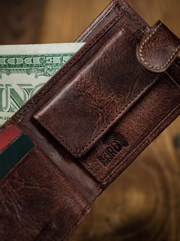 Kompaktowy portfel męski od Buffalo Wild z RFID