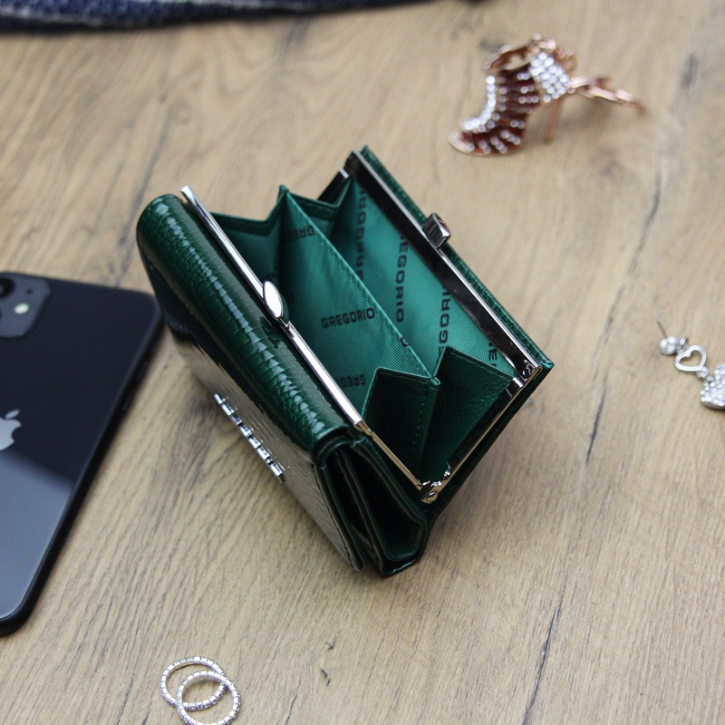 Lakierowany mały zgrabny damski portfel Gregorio