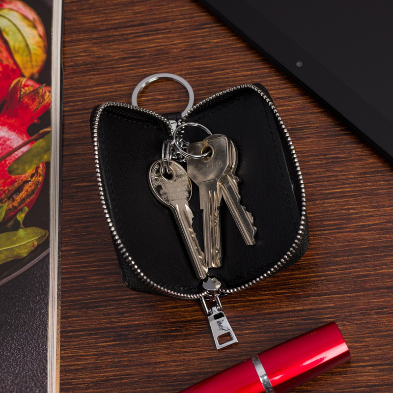 Skórzane etui na klucze skóra naturalna damskie pojemne F19 czarne motyle